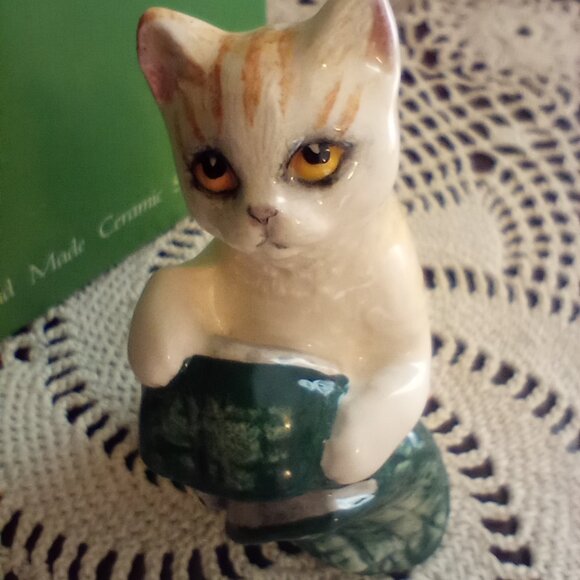 Royal Doulton New Toy Slippers Cat Figurine English Bone China Hand Painted - Picture 5 of 7